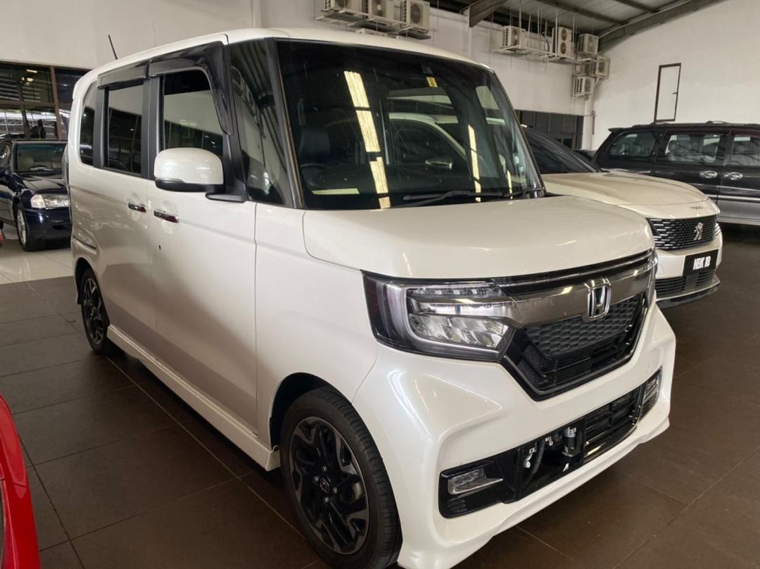 HONDA N BOX CUSTOM GL TURBO