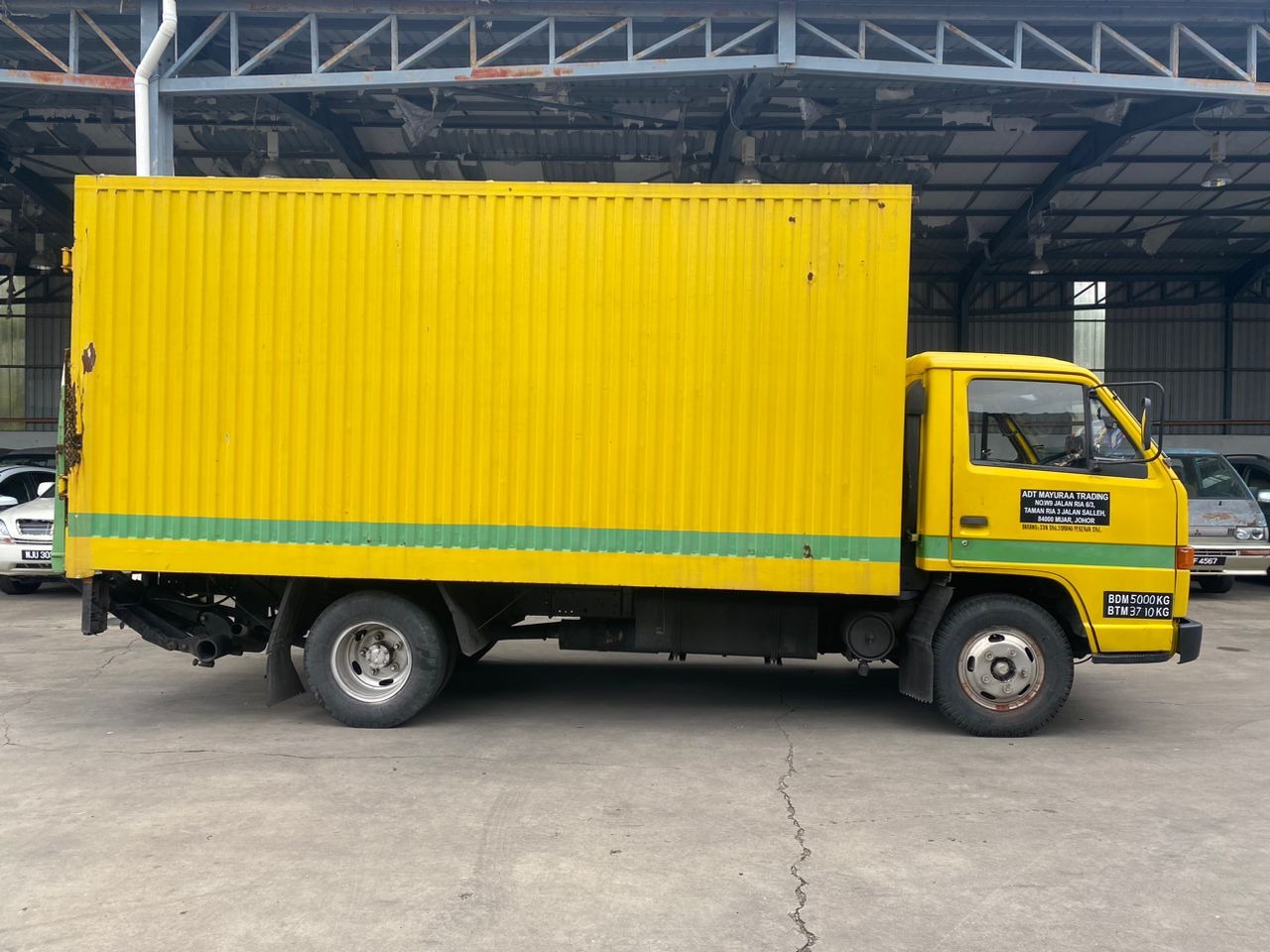 BEN524 Isuzu Steel Bonded Lorry with tailgate 14 1/2 kaki