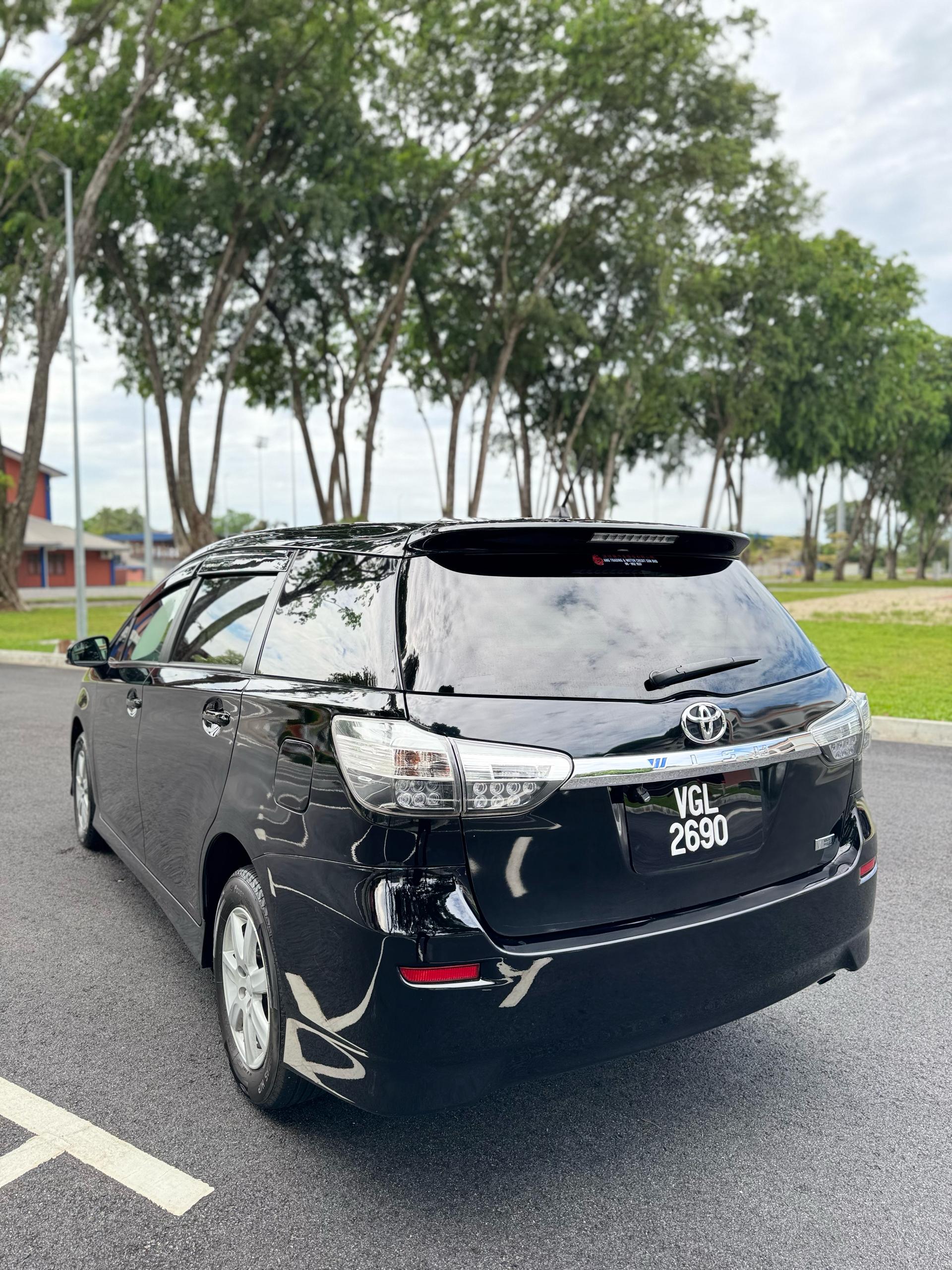 VGL2690 TOYOTA WISH (A)