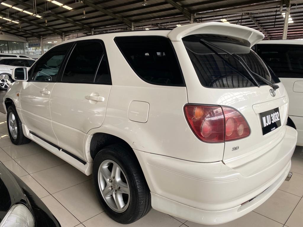 TOYOTA HARRIER 3.0