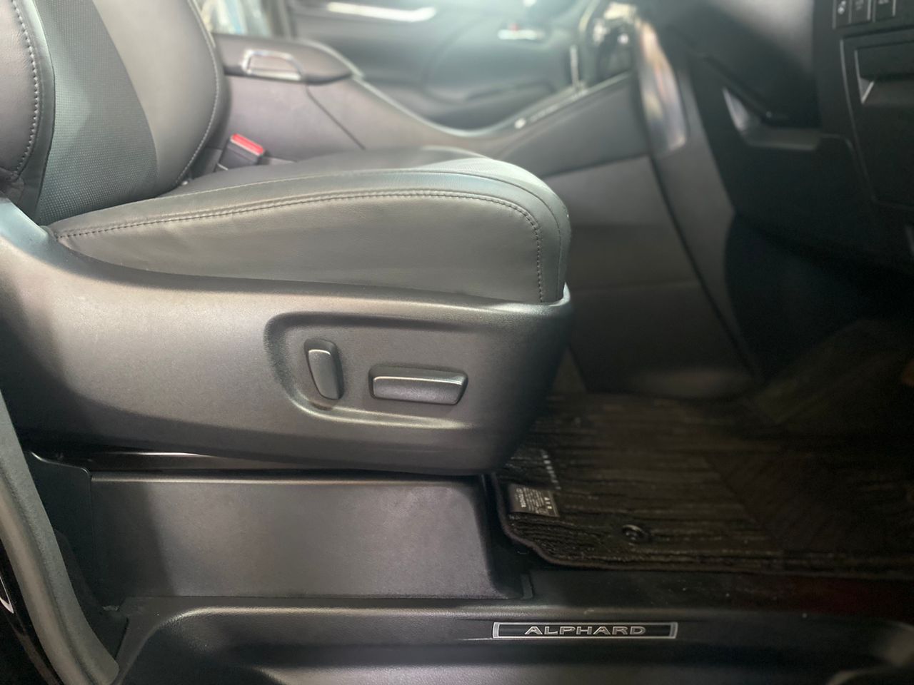 UNREGISTER TOYOTA ALPHARD 2.5SC