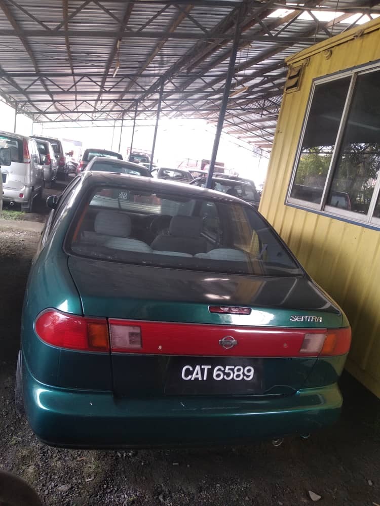 Nissan Sentra 1.6 (M)