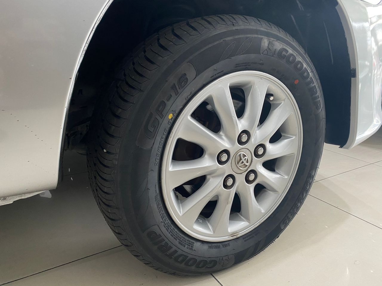 WC3427H TOYOTA INNOVA 2.0E (M)