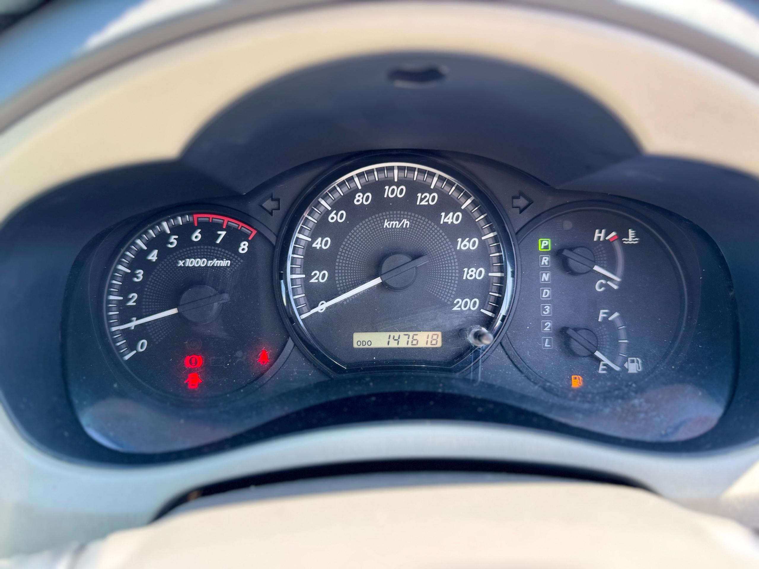 TOYOTA INNOVA 2.0 E (AT)
