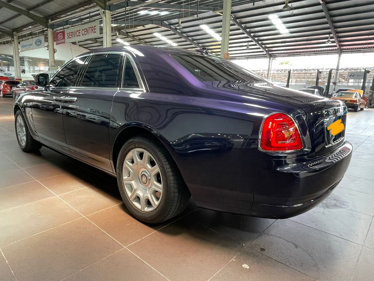 ROLLS ROYCE GHOST 6.6 V12 (A)