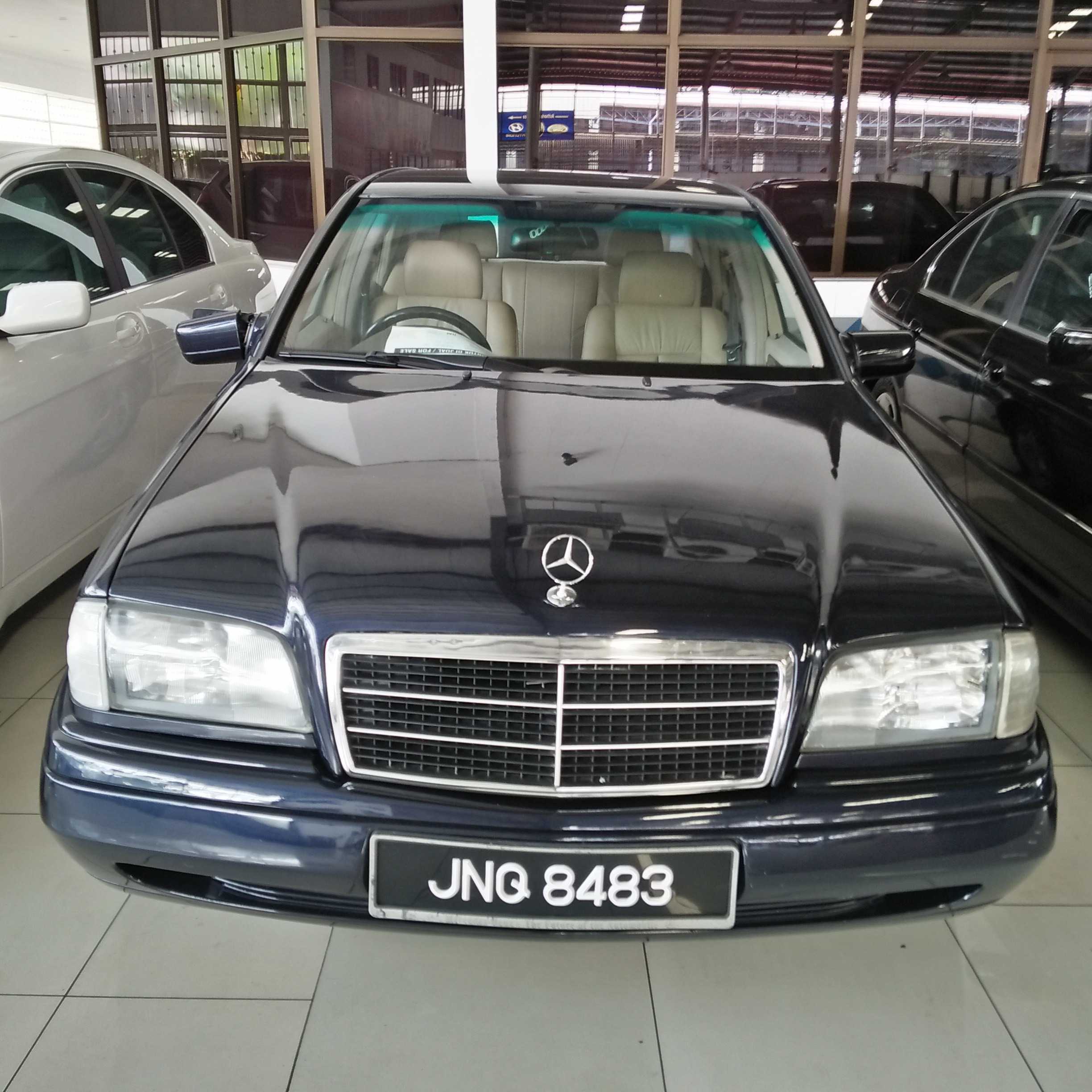 MERCEDES BENZ C200