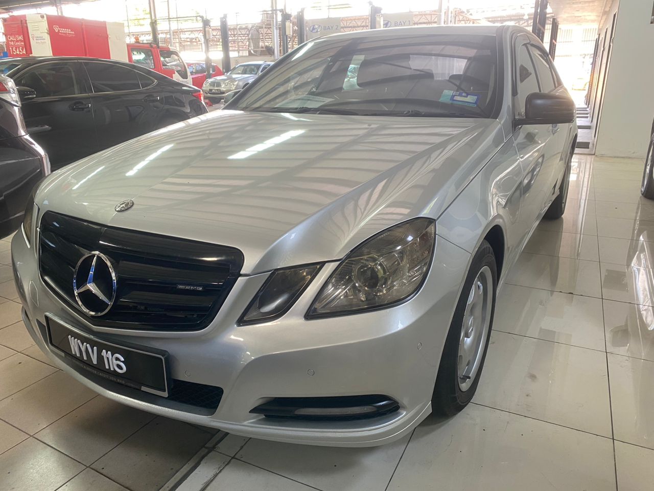WYV116 MERCEDES BENZ E200
