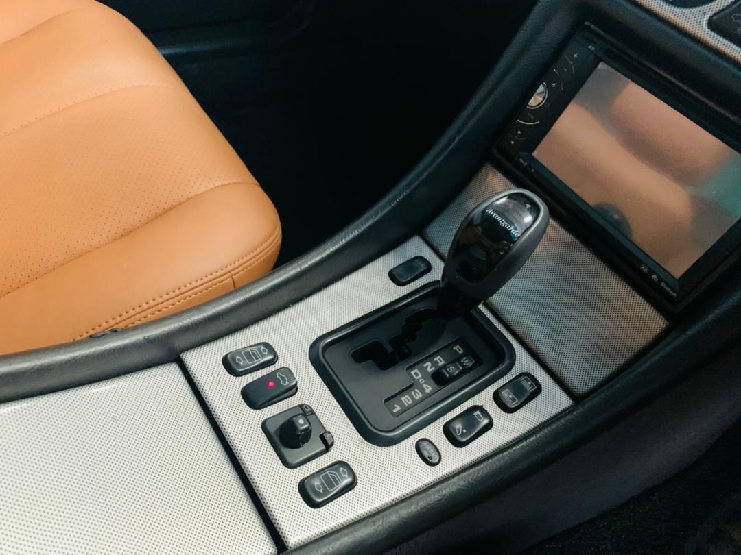 MERCEDES BENZ CLK230