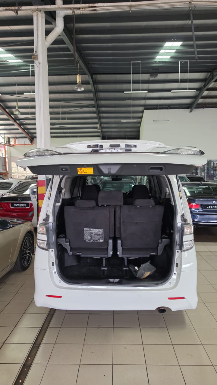 TOYOTA VELLFIRE