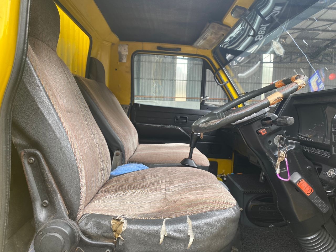 BEN524 Isuzu Steel Bonded Lorry with tailgate 14 1/2 kaki