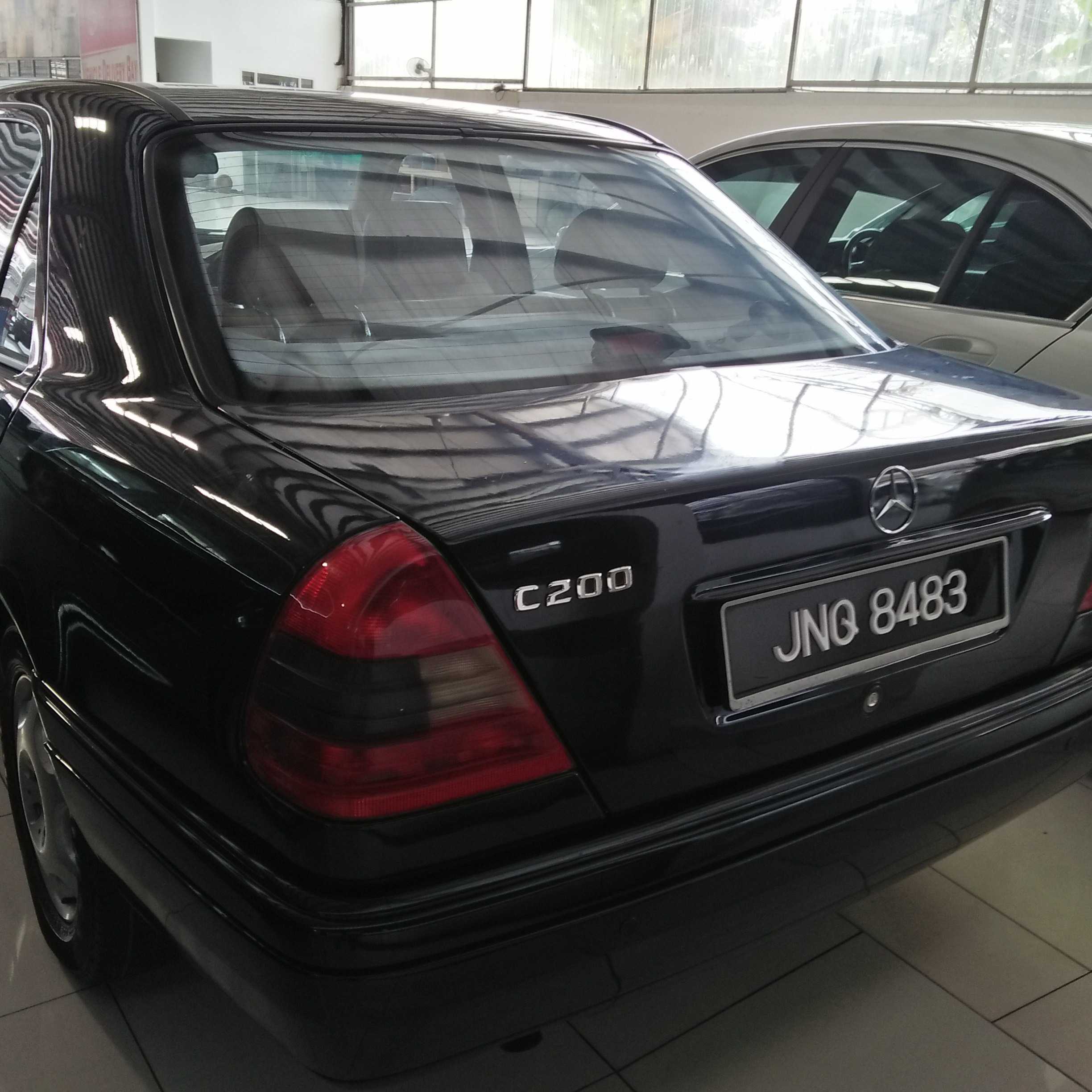 MERCEDES BENZ C200