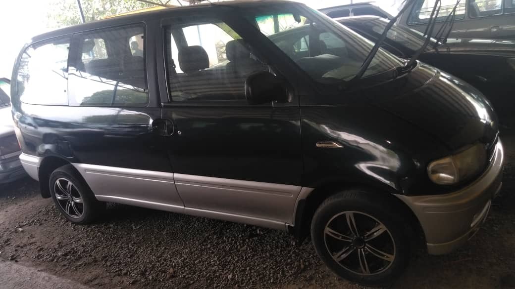 Nissan serena 1.6 MPV