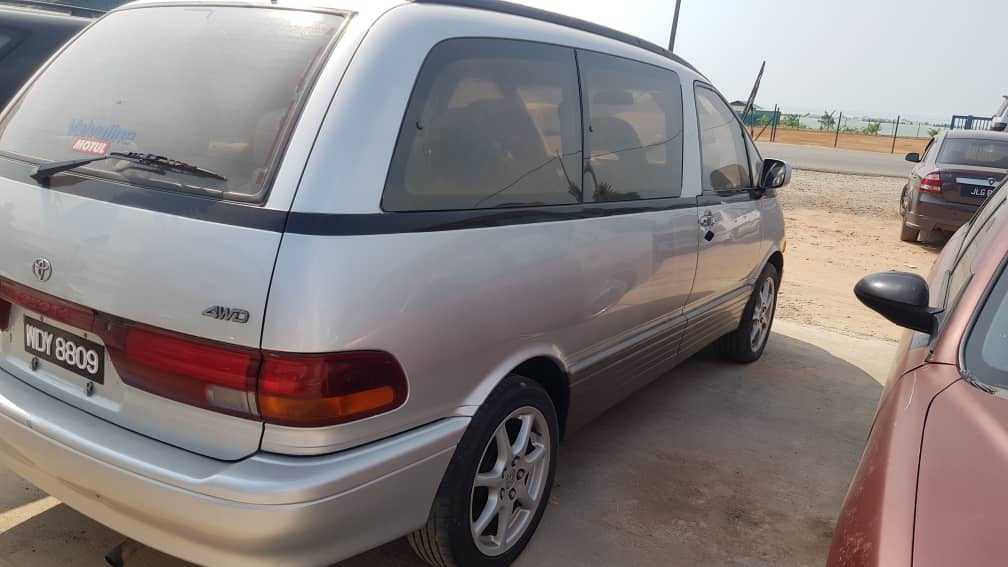 TOYOTA ESTIMA 2.4