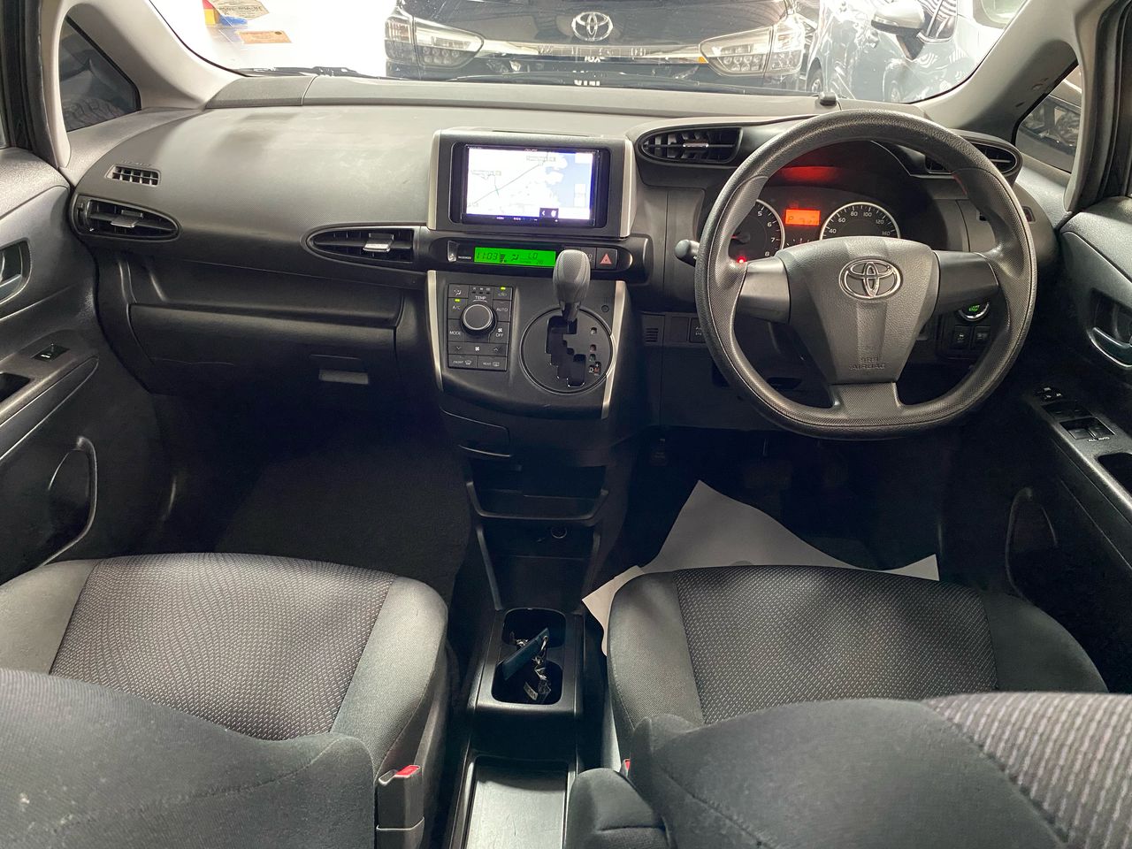 VGL2656 TOYOTA WISH 1.8X 4WD