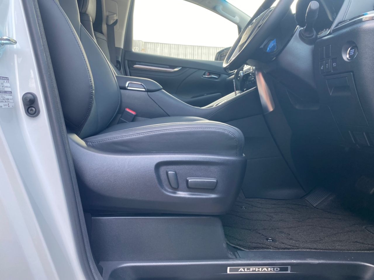 TOYOTA ALPHARD 2.5 SC