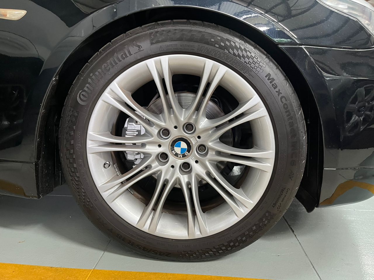 W2318V BMW 523II