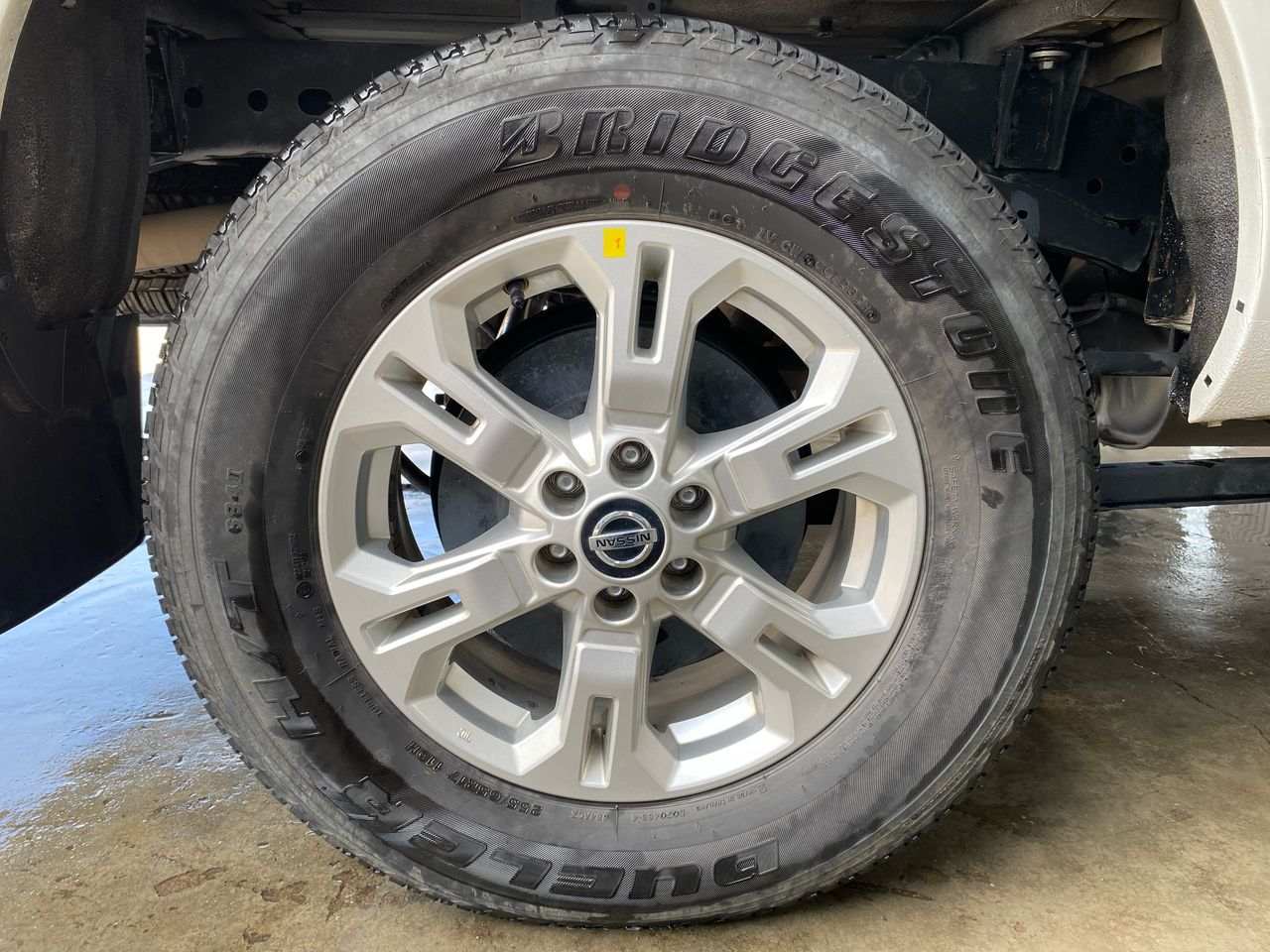 BQT1718 NISSAN NAVARA 2.5SE AT 4WD
