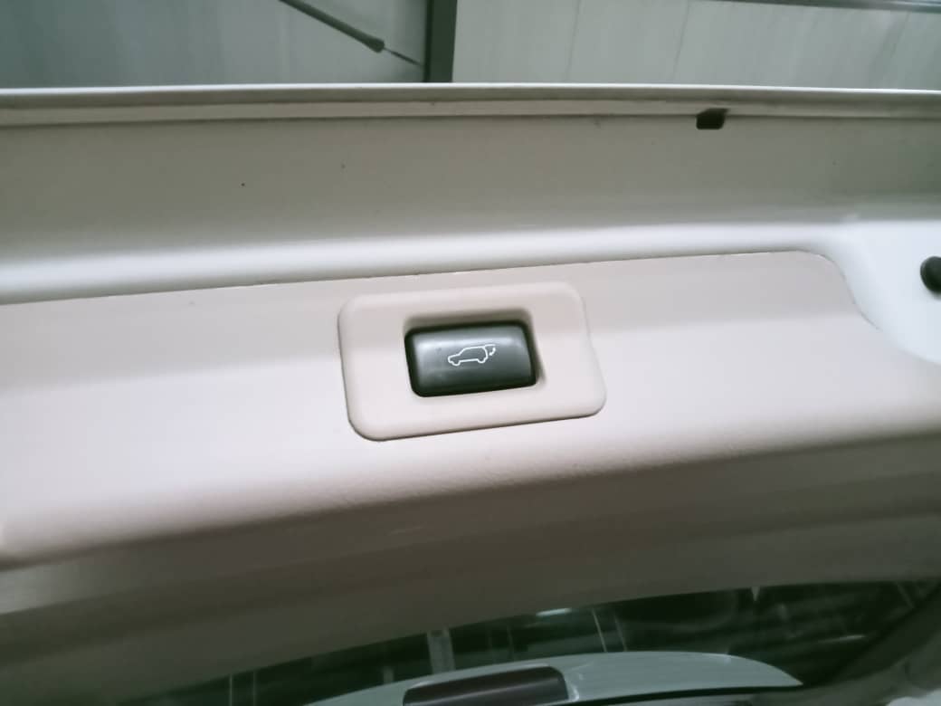 BHH 128 TOYOTA ALPHARD 3.0