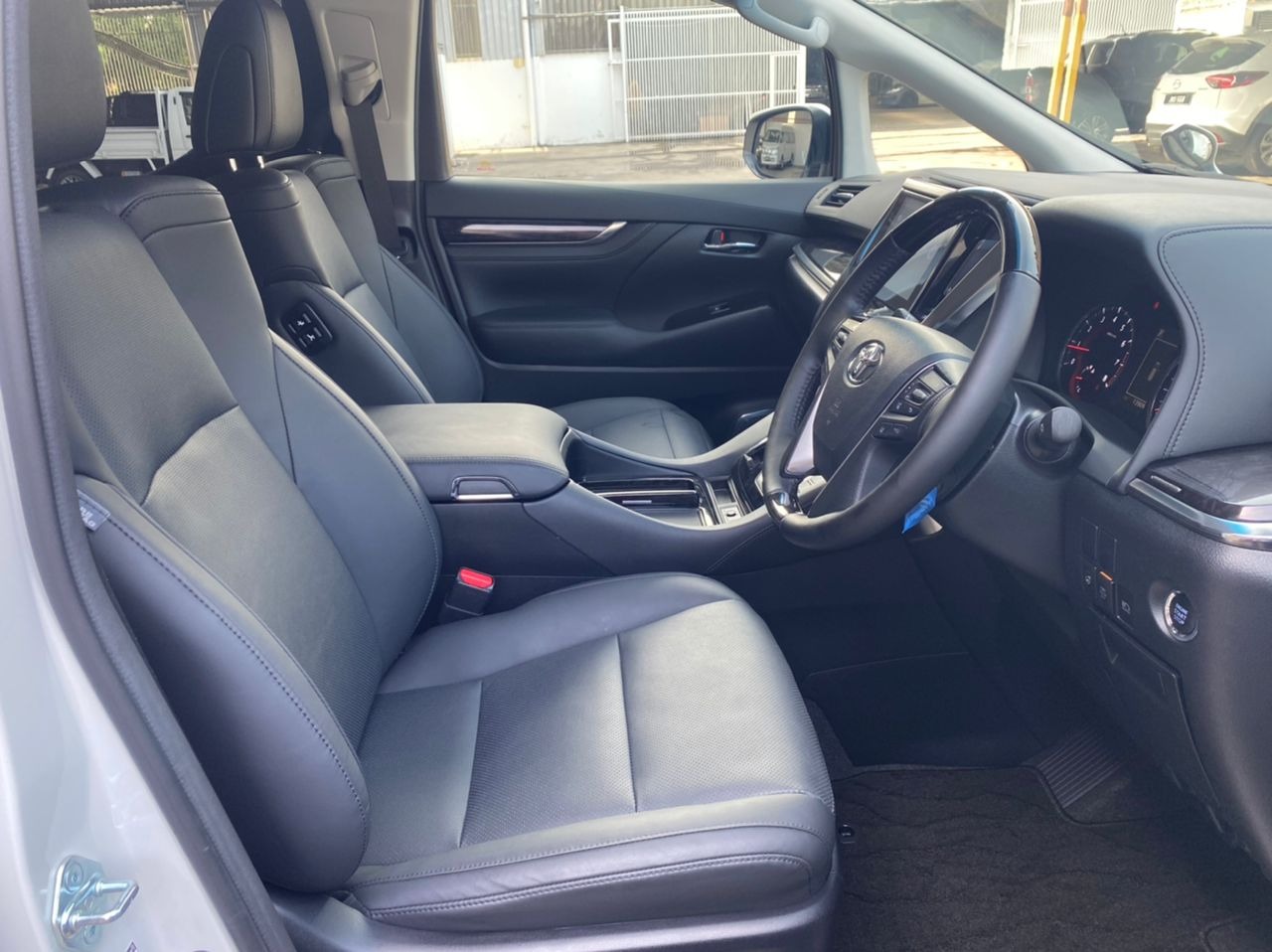 TOYOTA ALPHARD 2.5 SC