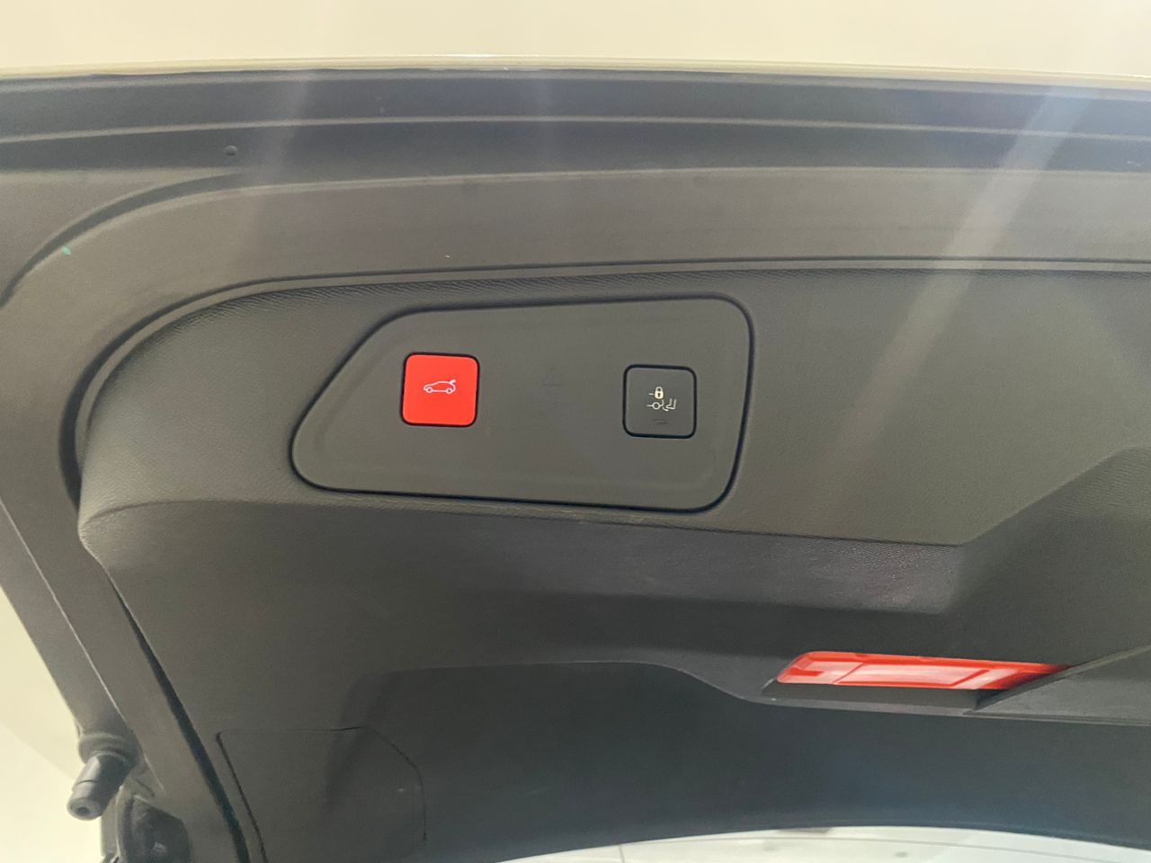 SME6380 PRE-OWNED UNIT PEUGEOT 3008