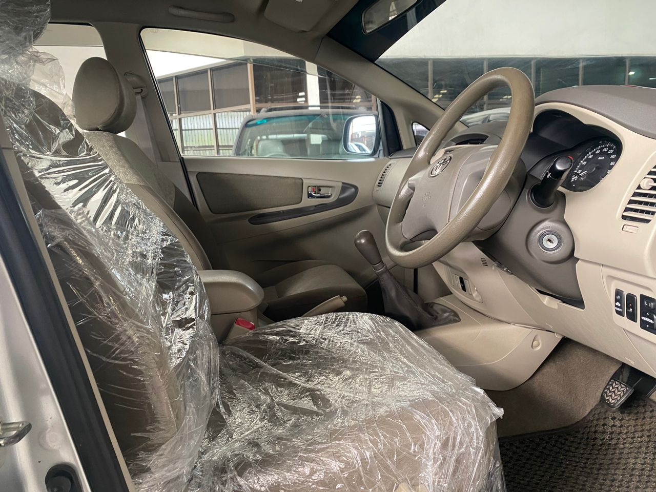 WC8781D TOYOTA INNOVA 2.0E (M)