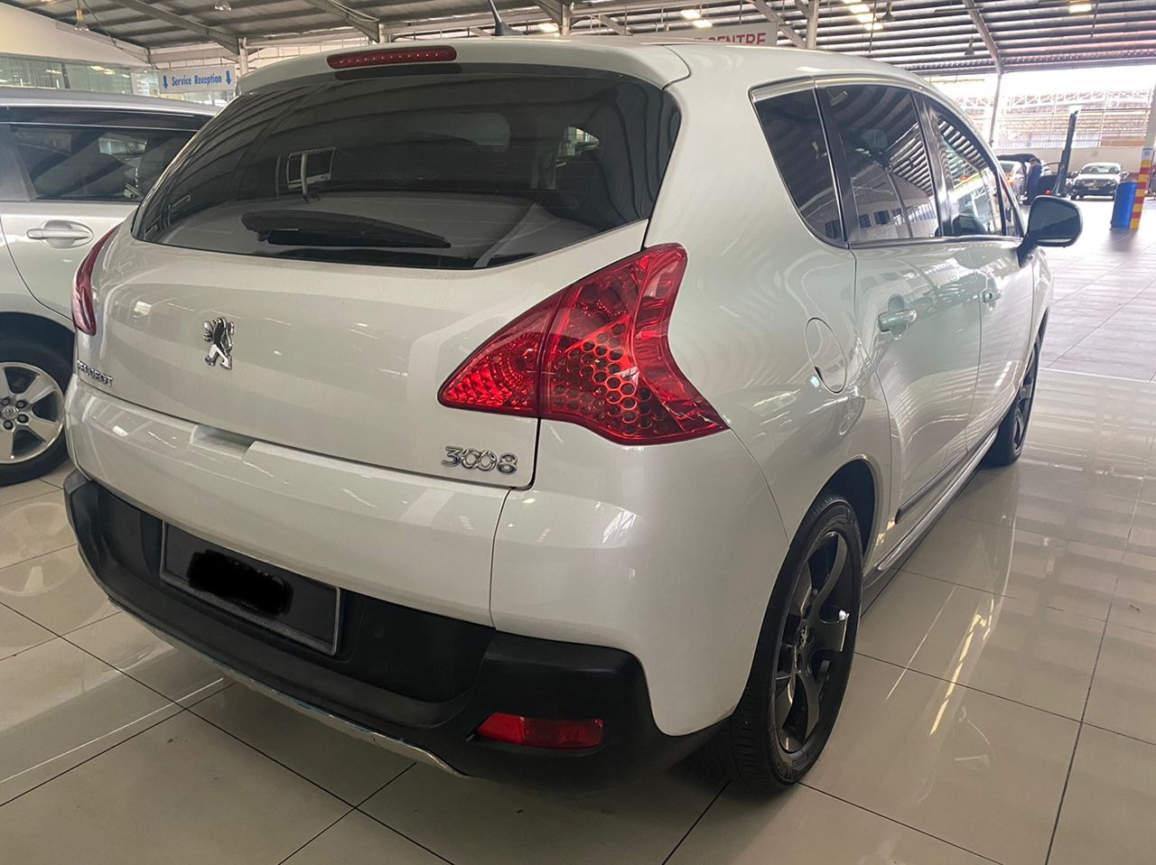 PEUGEOT 3008