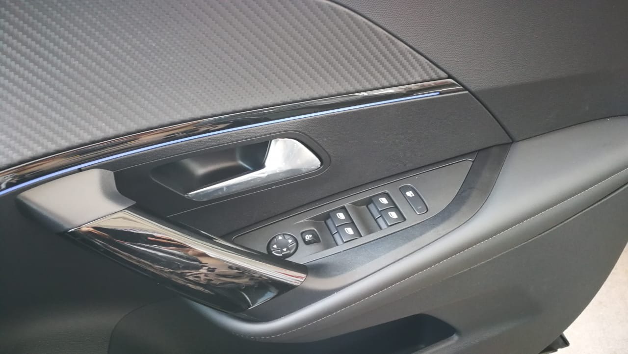 NEW PEUGEOT 2008