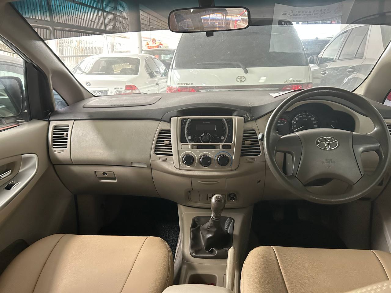 TOYOTA INNOVA