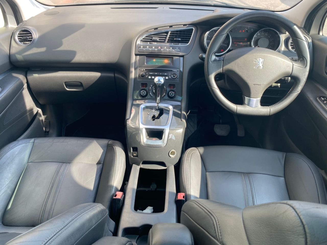 JPG8805 PEUGEOT 5008
