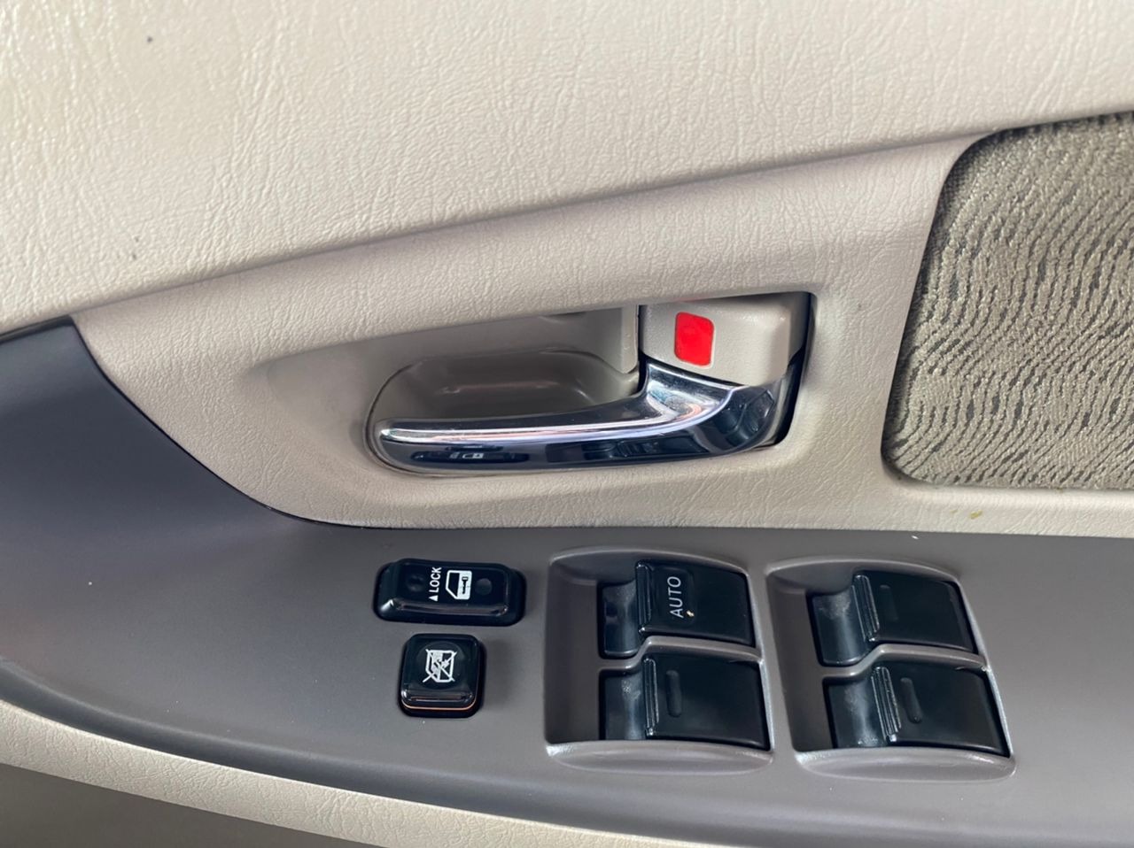 WC5207G TOYOTA INNOVA 2.0E (M)