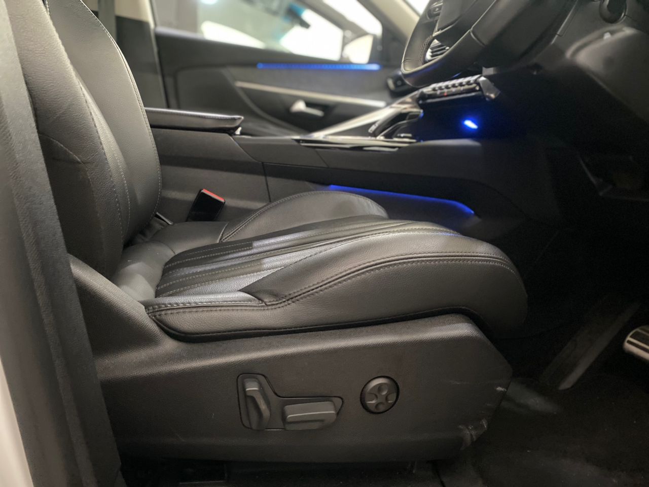 AMC2080 PRE-OWNED UNIT PEUGEOT 3008