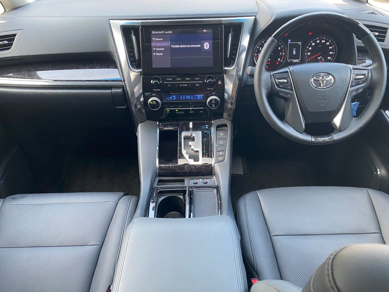 TOYOTA ALPHARD 2.5 SC