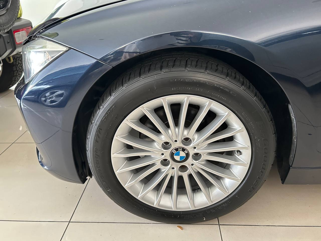 BMW 320i