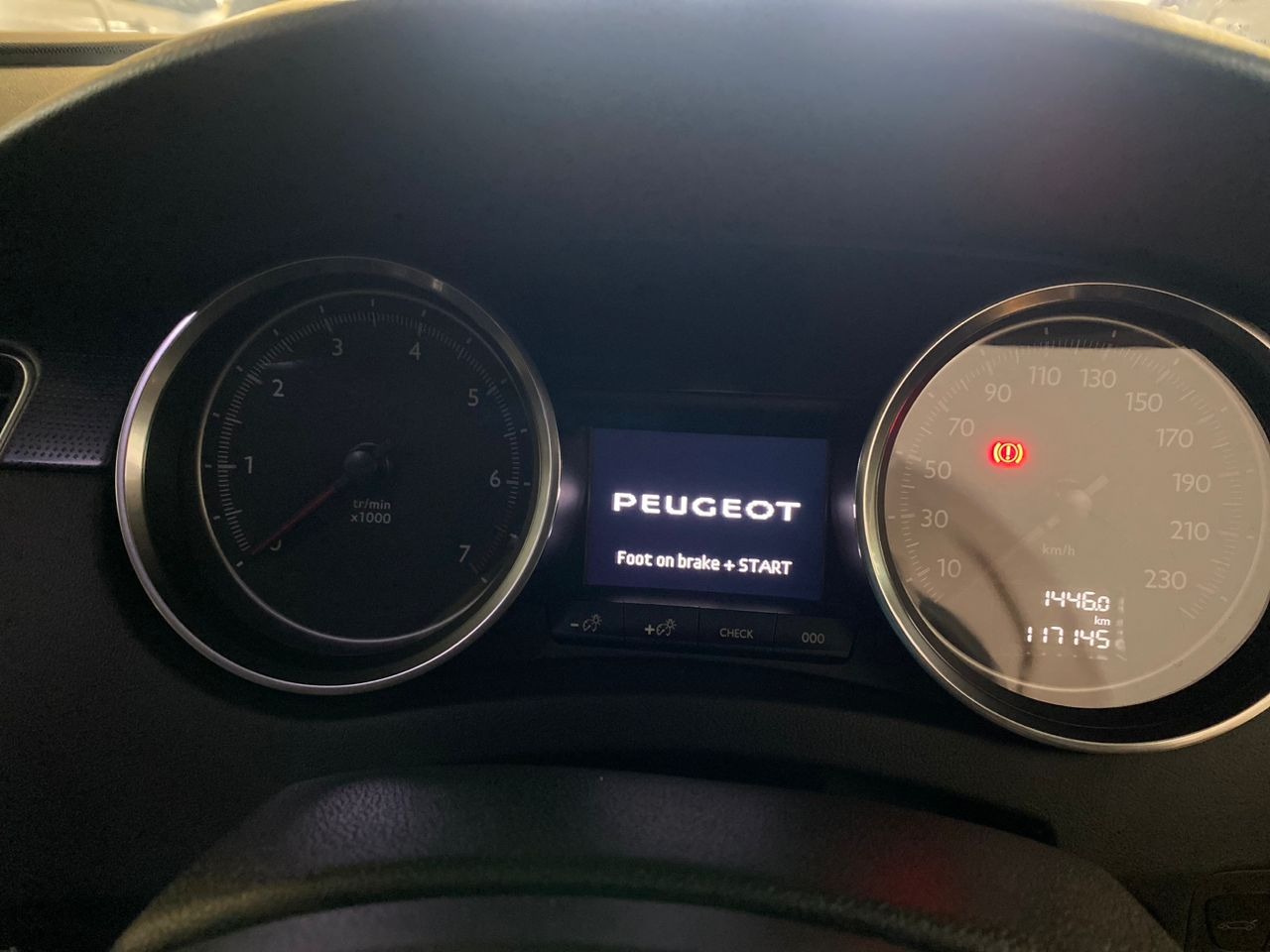 JVY8589 PEUGEOT 508 PREMIUM