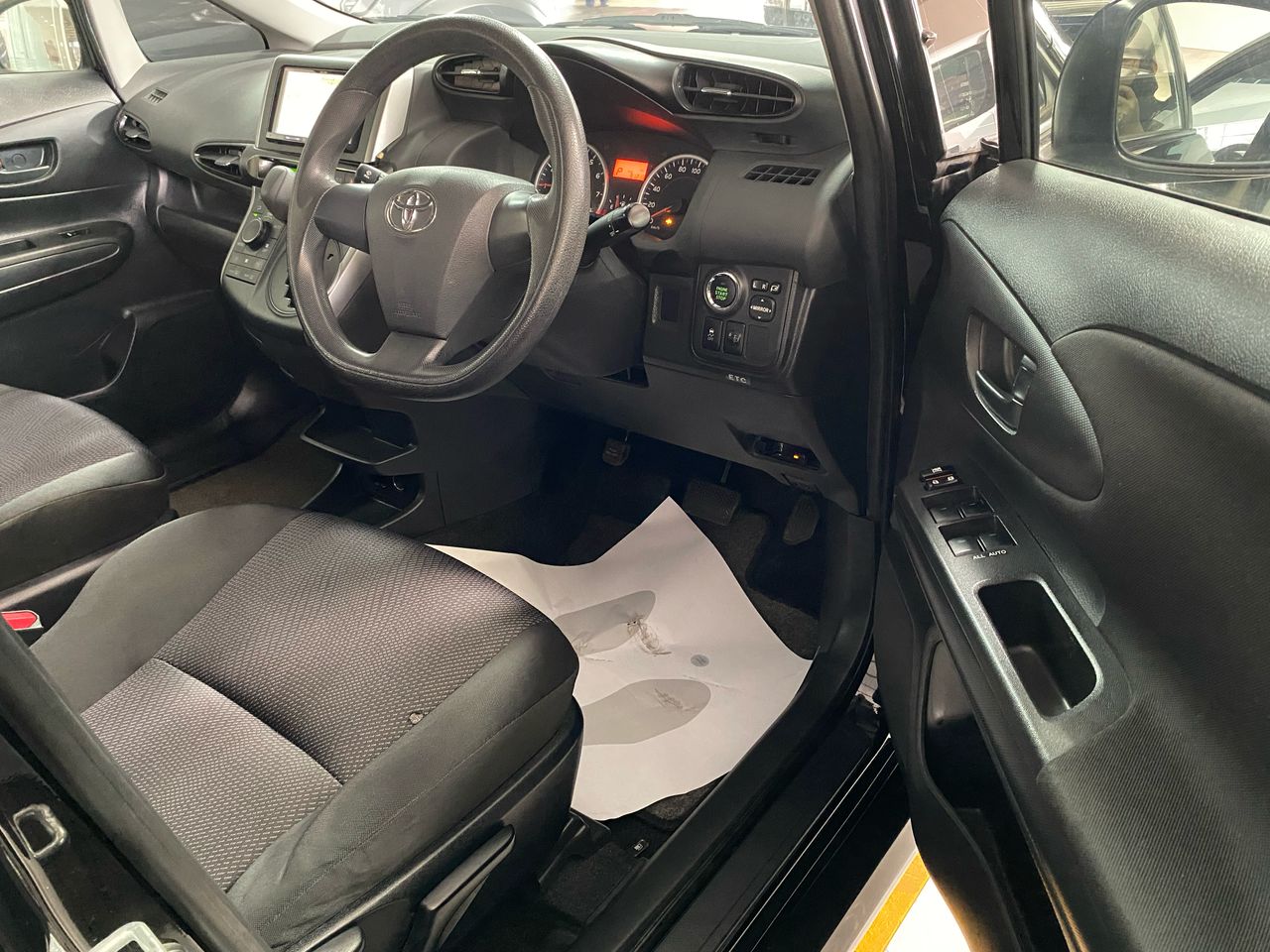 VGL2656 TOYOTA WISH 1.8X 4WD