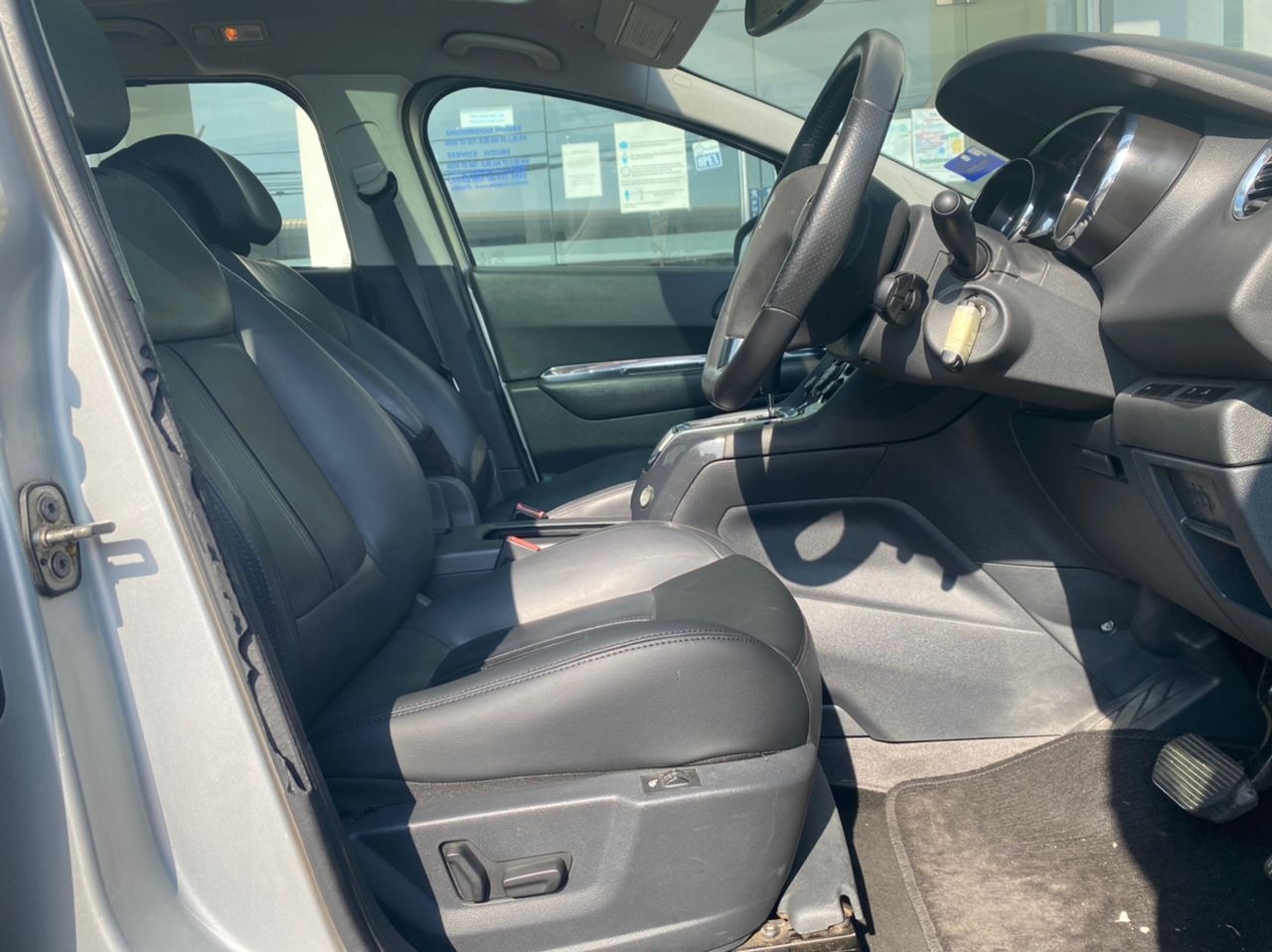 JPG8805 PEUGEOT 5008