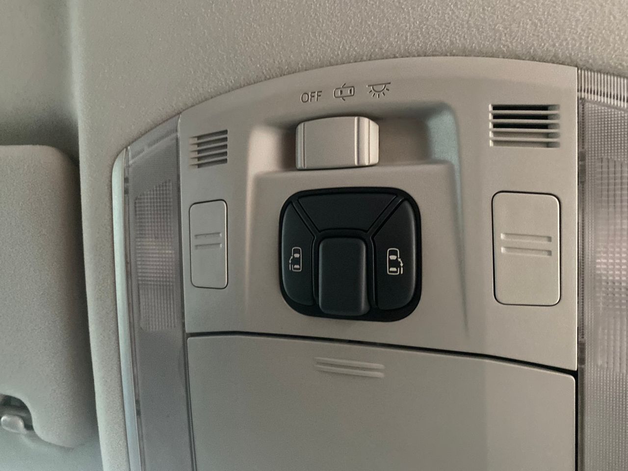 JSY9878 TOYOTA VELLFIRE 3.5 WELCAB