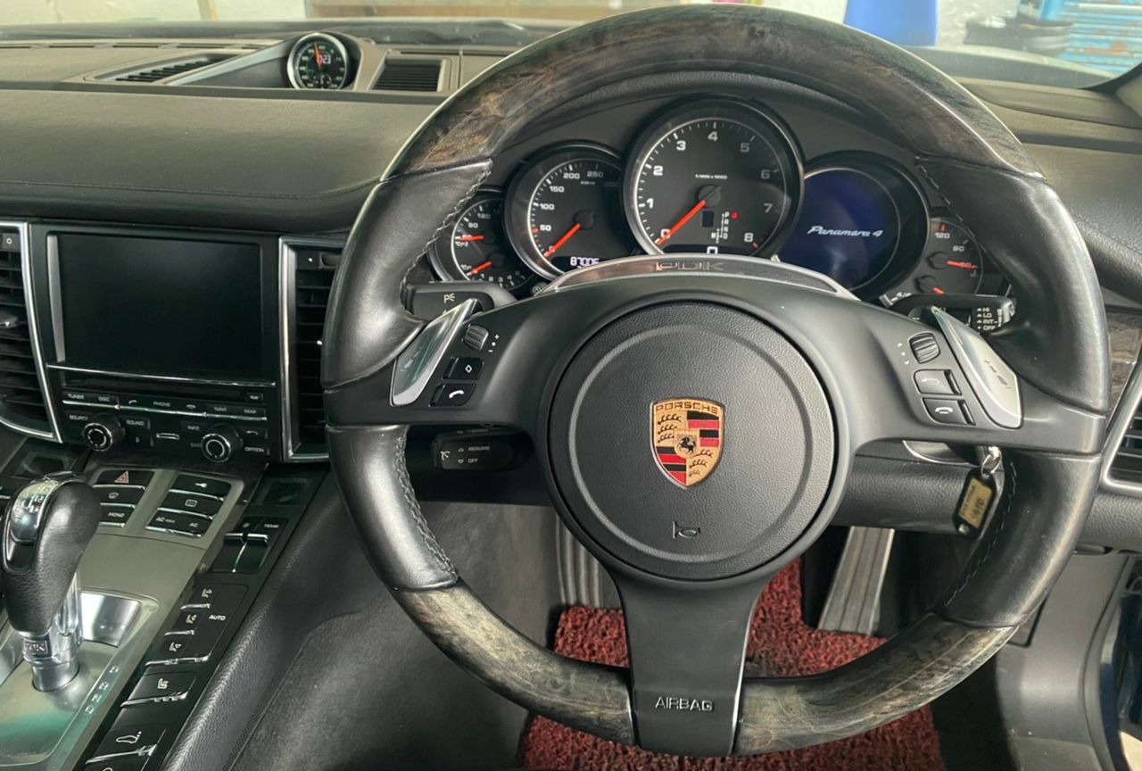 (WB7P) WITHOUT NO PORSCHE PANAMERA 3.6