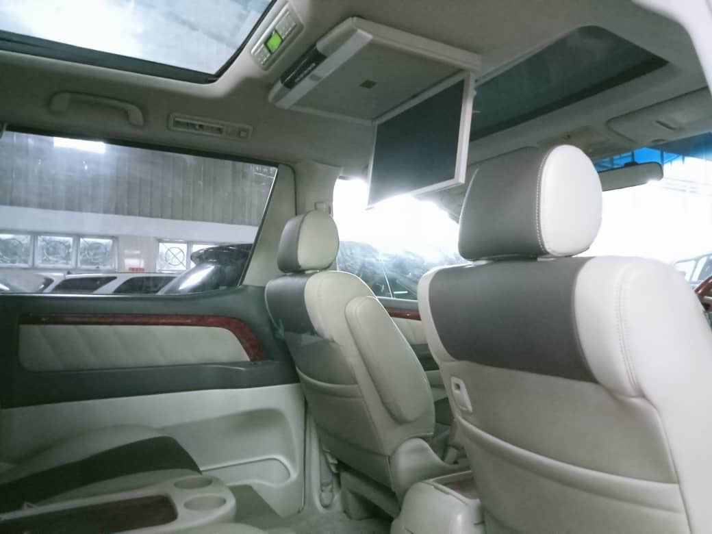BHH 128 TOYOTA ALPHARD 3.0