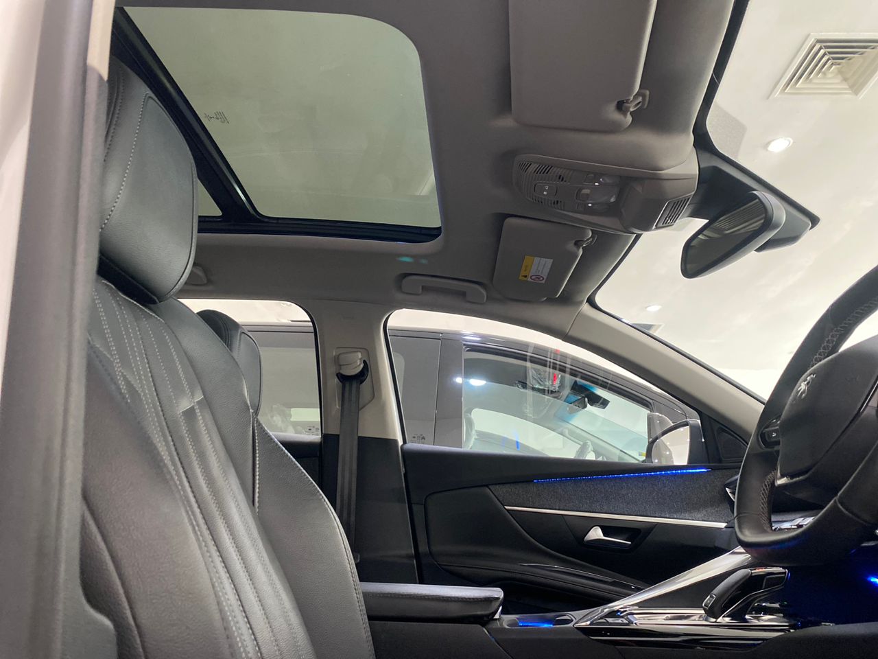 AMC2080 PRE-OWNED UNIT PEUGEOT 3008