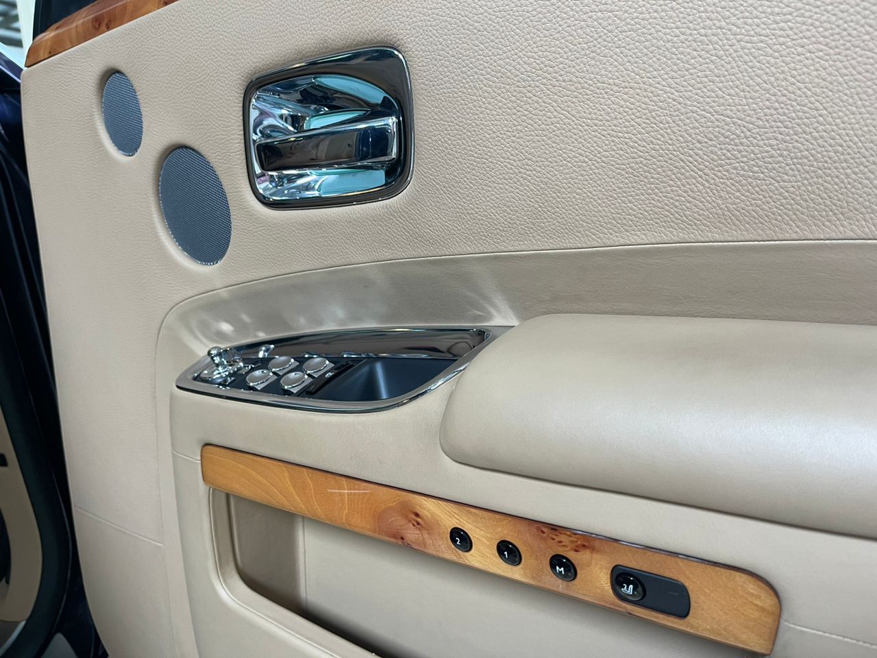 ROLLS ROYCE GHOST 6.6 V12 (A)