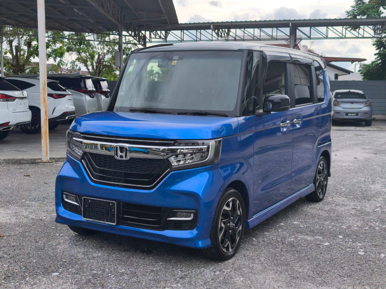 Honda N-BOX Custom