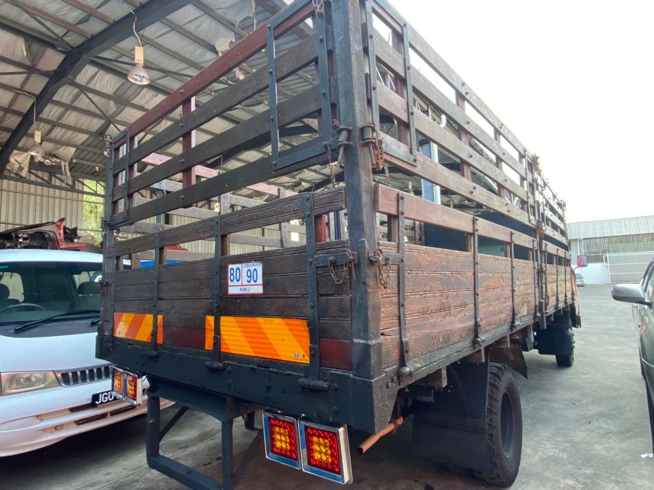 DAIHATSU LORRY 17 1/2 KAKI