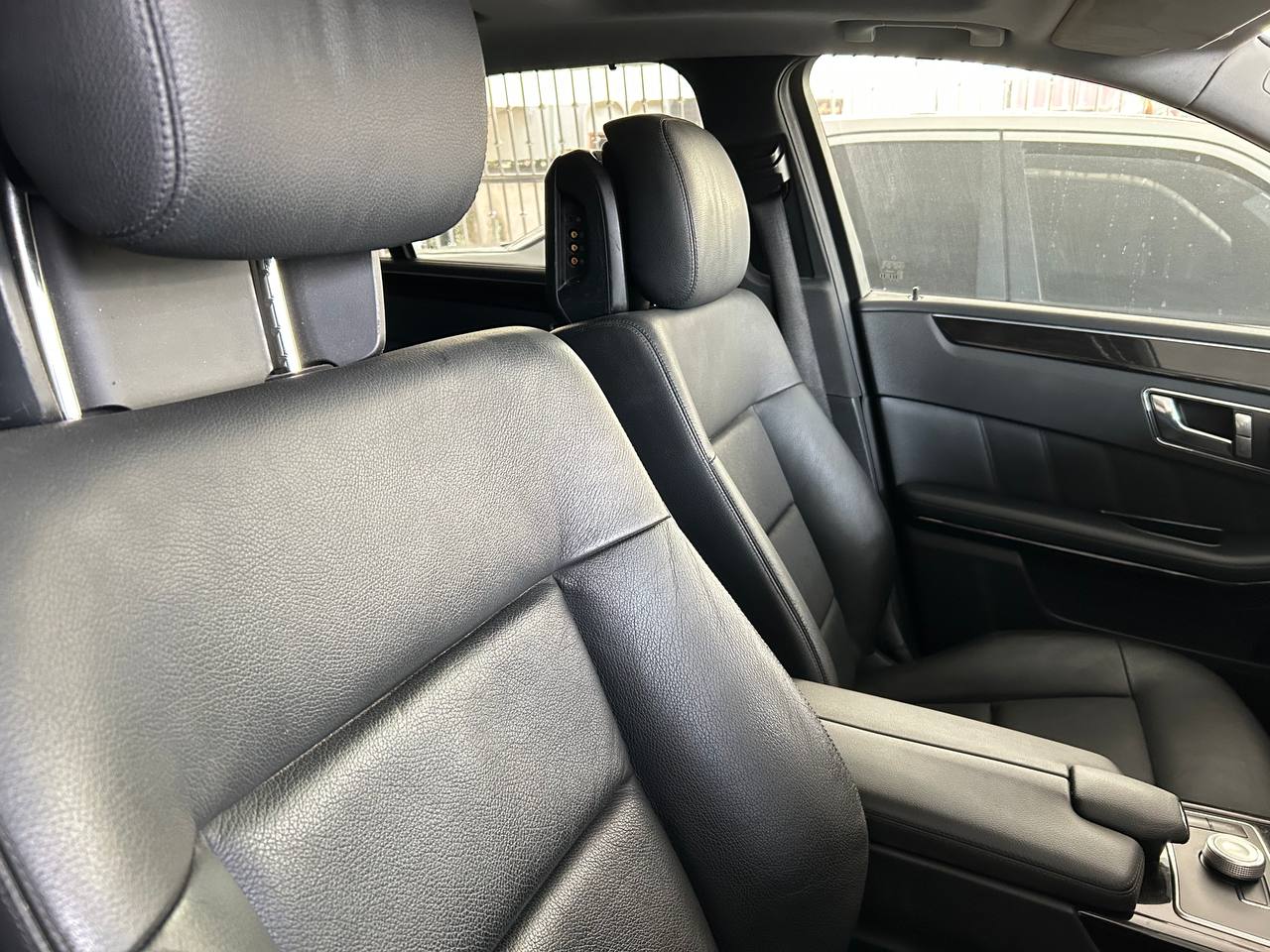 MERCEDES BENZ E300
