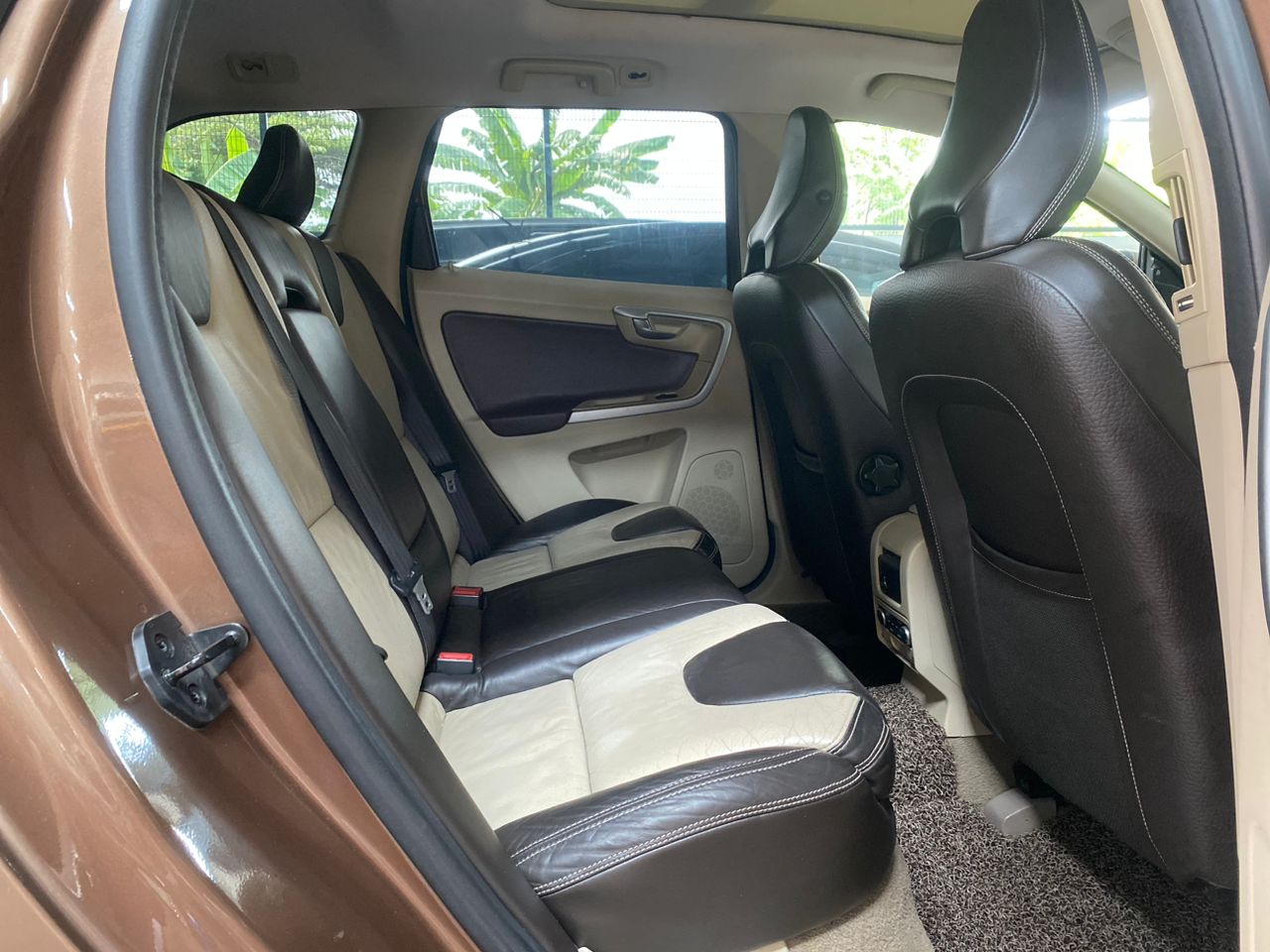 WSV383 VOLVO XC60 T6 AWD