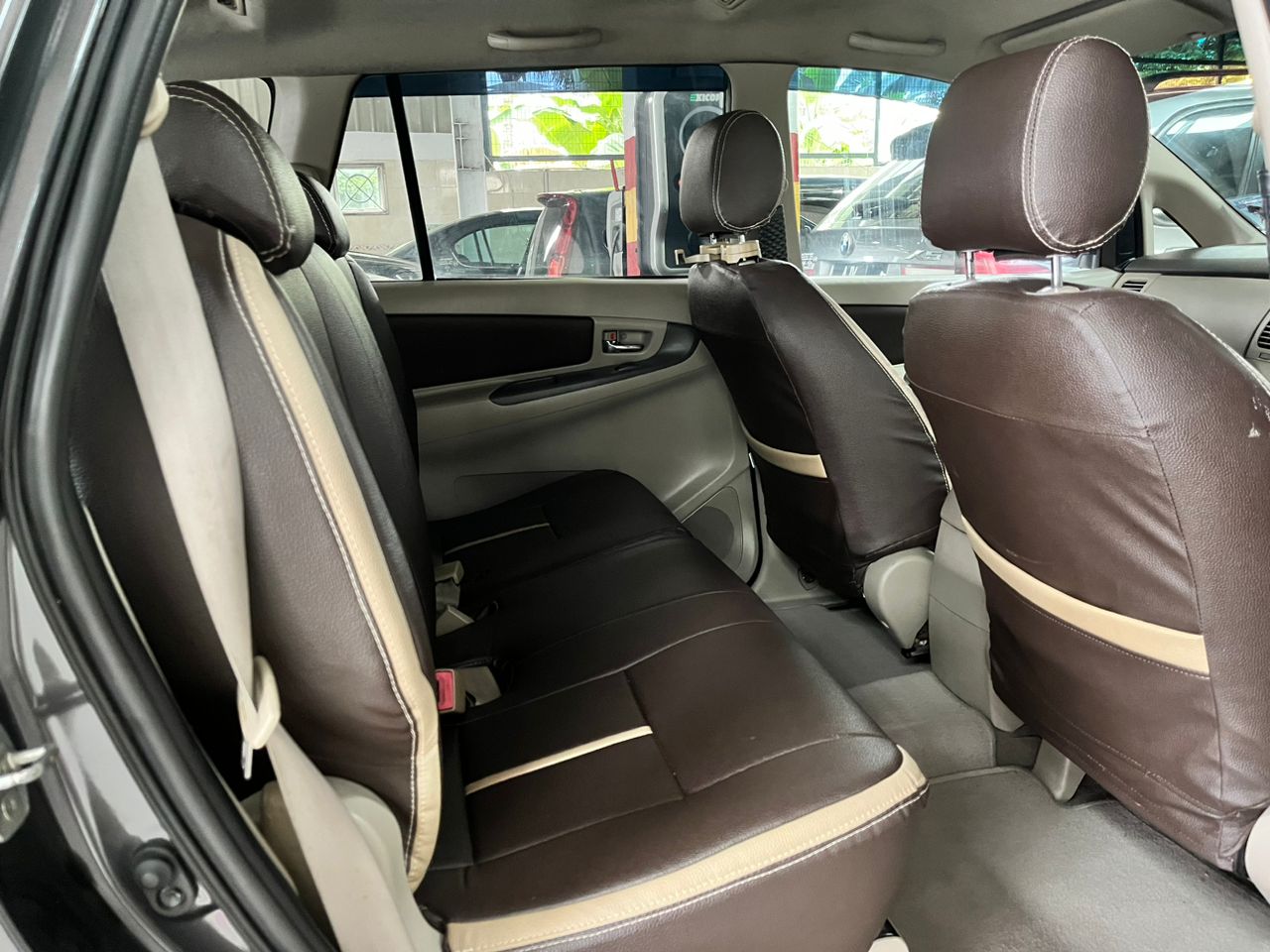 WWU8967 TOYOTA INNOVA 2.0 E (A)