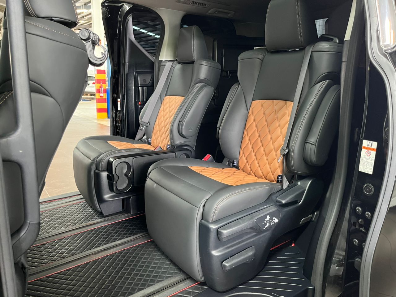 TOYOTA ALPHARD 2.5