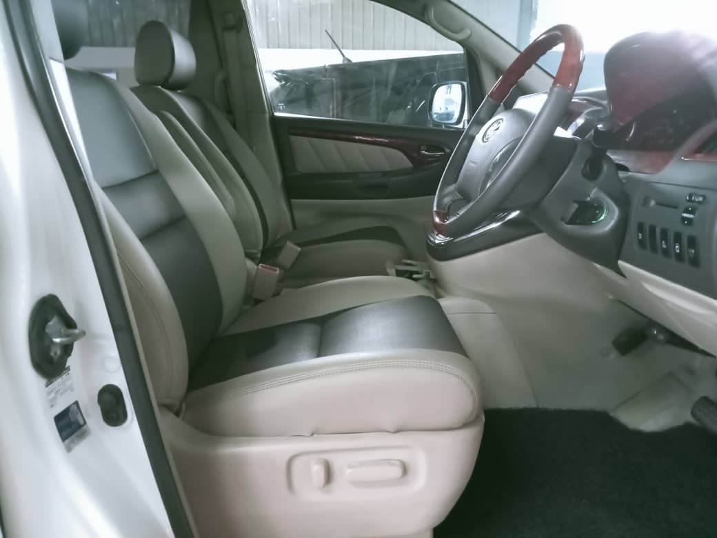 BHH 128 TOYOTA ALPHARD 3.0