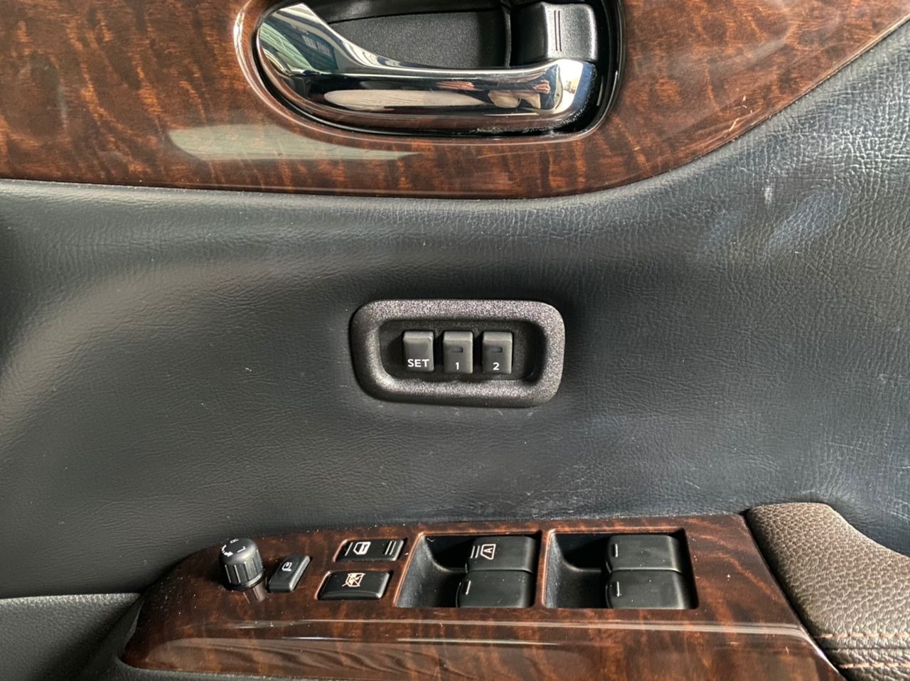 VN995 NISSAN ELGRAND 3.5 (A)