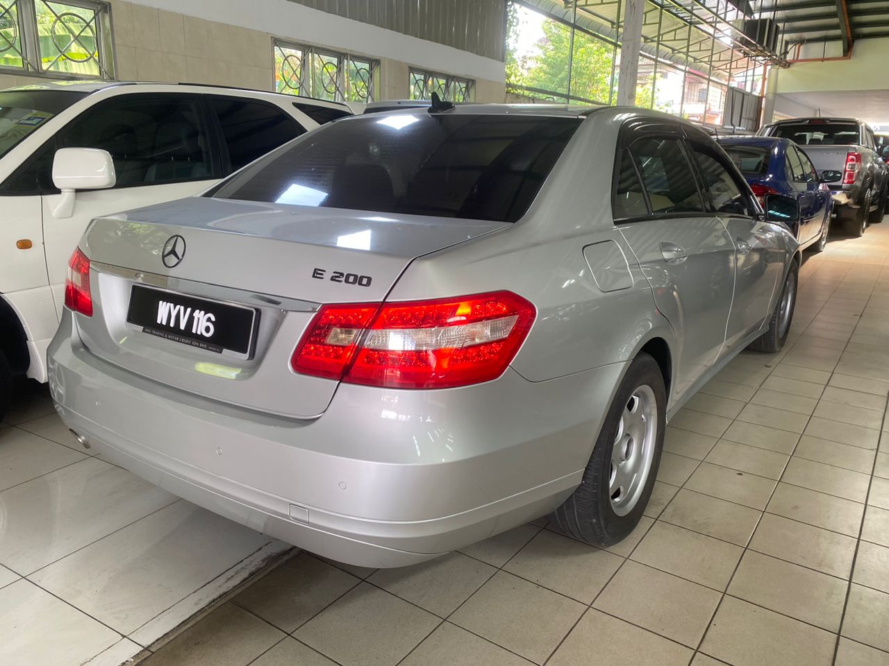 WYV116 MERCEDES BENZ E200